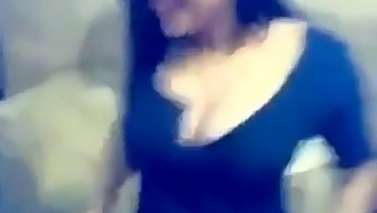 Leaked Video Of Indian University Sex Scandal Involving Sister And Aunty