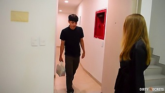 아마추어 Milf가 젊은 학생과 감각적인 마사지와 아날 섹스를 즐긴다