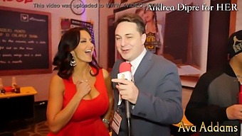 Ava Addams Masseert Haar Borsten Voor Het Plezier Van Andrea Diprè