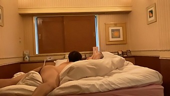 یوکاتای ژاپنی استریپر [بدون سانسور] هر بار که لباسم را در می آورم، نمی توانم از تحریک شدنم جلوگیری کنم...