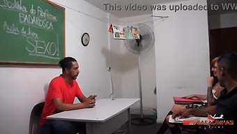 Guru Yang Menarik, Rubens Badaro, Menjadi Liar Dengan Pelajar Nakal.